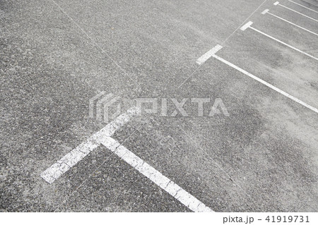 Lines on the asphalt of a parking 41919731
