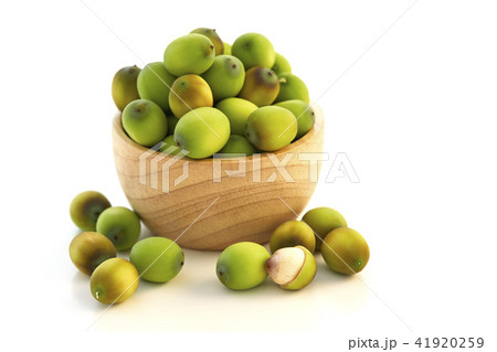 Lotus seeds put in a wooden cup 41920259