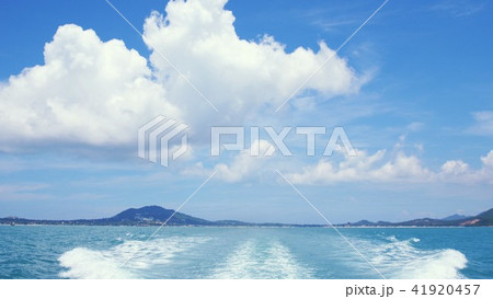 View from back and side view from boat travel to the island on beautiful sky background 41920457