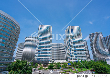 横浜みなとみらい21地区の高層マンション　都市風景　 41922828