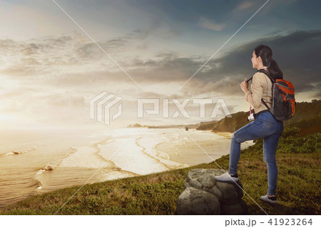 Young asian traveler woman enjoying panorama 41923264
