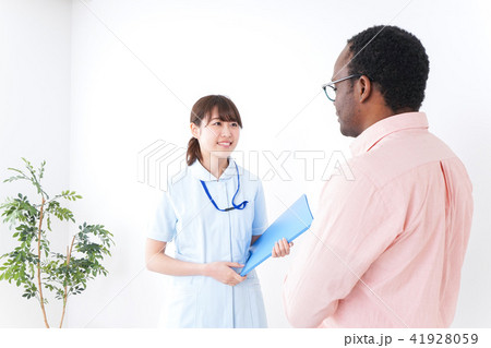 医療と外国人 41928059