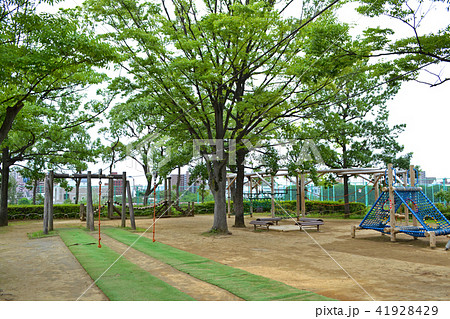 荒川自然公園 三河島水再生センター のアスレチックコーナーの写真素材 41928429 Pixta