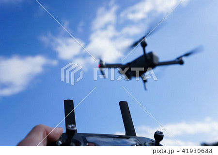 ドローンの操縦 41930688