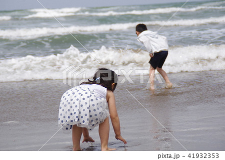 兄妹で海遊び 兄妹で海遊び 41932353