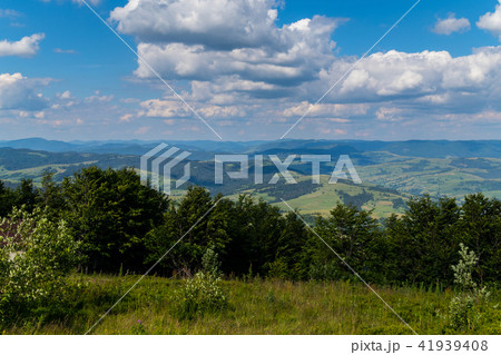 The endless mountain plains under the transparent The endless mountain plains under the transparent 41939408