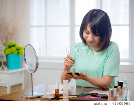 化粧 メイクアップ お化粧 41939966