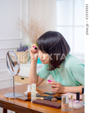 化粧 メイクアップ お化粧 41939985