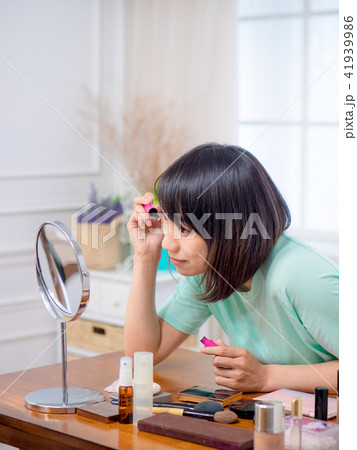 化粧 メイクアップ お化粧 41939986