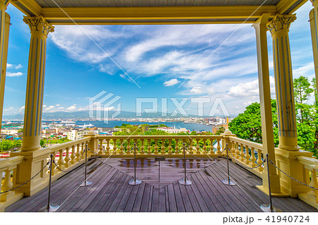 バルコニーから眺める函館港 41940724