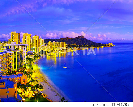 ハワイ ワイキキビーチの夕景 ハワイ ワイキキビーチの夕景 41944707