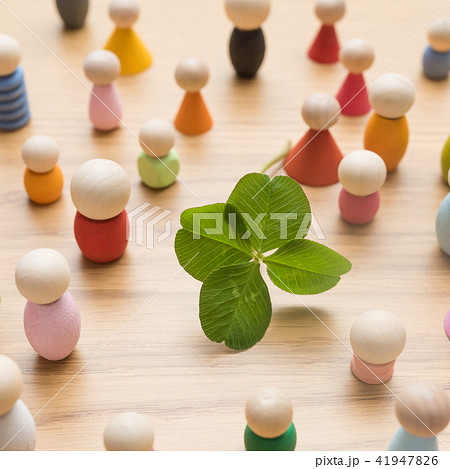 四葉のクローバー 41947826