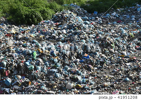 埋め立てごみの処分場 41951208