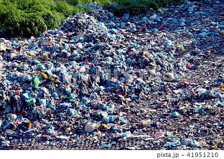 埋め立てごみの処分場 41951210