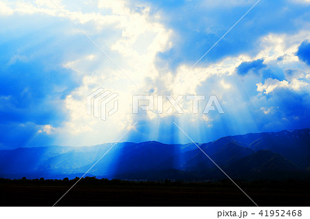 天空からの光 41952468