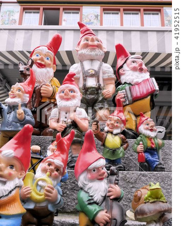 ガーデン・ノームの楽しいオーケストラ 41952515