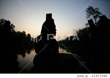 CAMBODIA SIEM REAP ANGKOR THOM SOUTH GATE 41957090