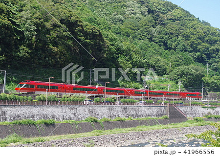 箱根湯本駅を出発するロマンスカーGSE 箱根湯本駅を出発するロマンスカーGSE 41966556