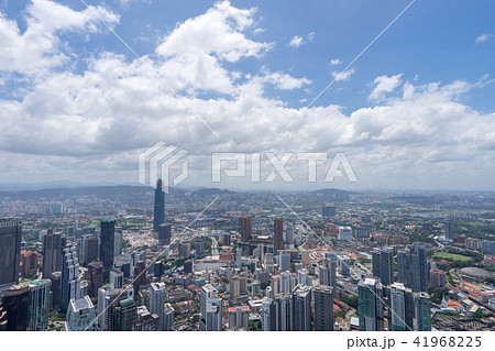 KLタワーのスカイデッキから見るクアラルンプールの都市風景 KLタワーのスカイデッキから見るクアラルンプールの都市風景 41968225
