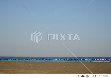 海岸風景 片貝海岸 千葉県 九十九里浜 波消しブロック 海岸風景 片貝海岸 千葉県 九十九里浜 波消しブロック 41968666