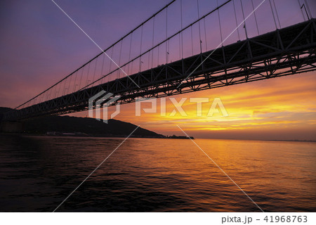 明石海峡大橋(東から淡路島を望む) 41968763