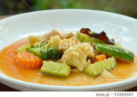 stir fried mixed vegetable with pork in sauce 41968987
