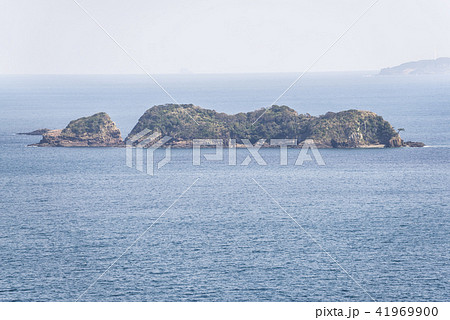 穏やかな海面に見る中江ノ島 穏やかな海面に見る中江ノ島 41969900