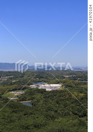 三豊市財田町の丸谷工業団地（左奥は豊中町、右奥は高瀬・三野・詫間町） 41970104