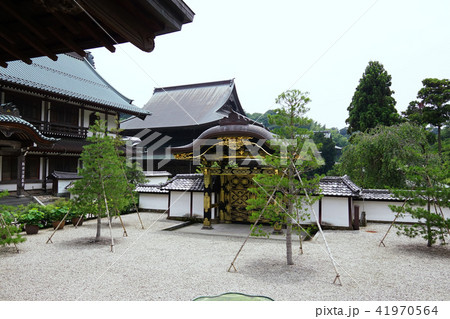 建長寺方丈からの唐門 41970564