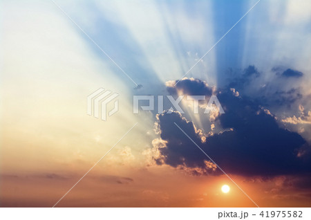 薄明光線 41975582