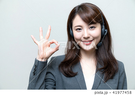 OKする女性オペレーター 41977458