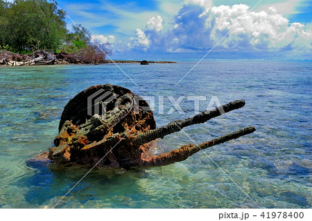 サイパン マニャガハ島旧日本軍９６式２５ｍｍ高角機銃２の写真素材