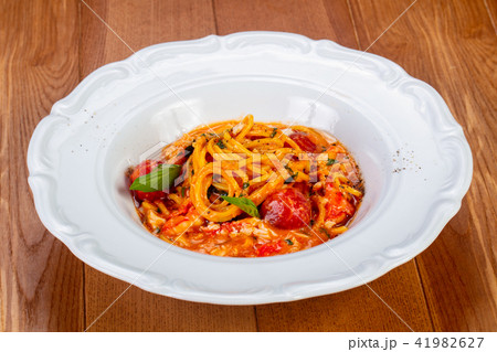 Spaghetti with Crab 41982627