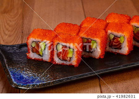 Roll California with salmon Roll California with salmon 41982631