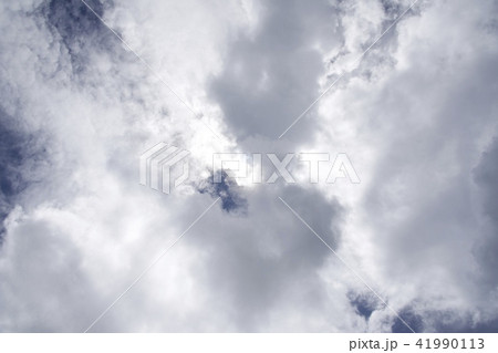 大雨後の上空 41990113