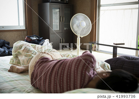 ぼろアパートの住人 ぼろアパートの住人 41993736