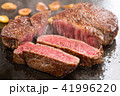 焼き上がったステーキ肉 41996220