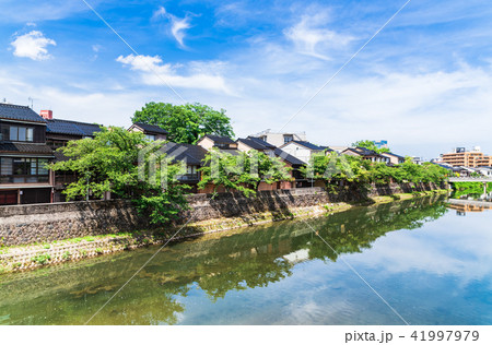 金沢　浅野川と主計町茶屋街 41997979