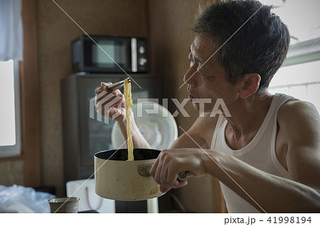 ぼろアパートの住人 41998194