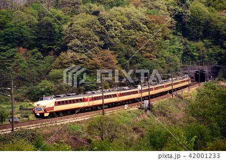 1994年 疋田ループ線を行く485系ボンネット車L特急雷鳥9両 1994年 疋田ループ線を行く485系ボンネット車L特急雷鳥9両 42001233