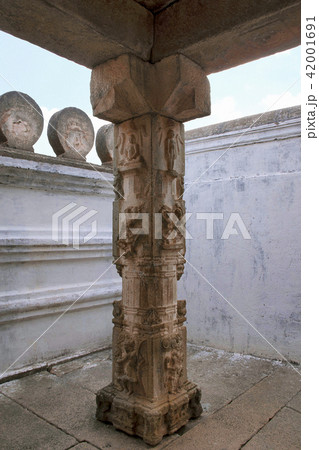 Gomateshwara temple Vindhyagiri Hill Shravanbelgol 42001691