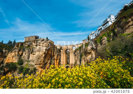 the Tajo Gorge and stone bridge, Ronda, Spain 42001878