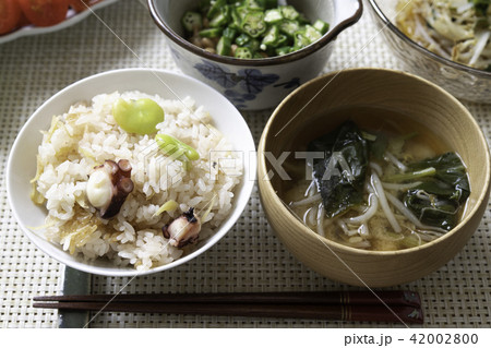 蛸飯と味噌汁 42002800