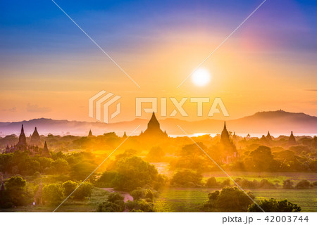 Bagan, Myanmar Ancient Temple Landscape 42003744