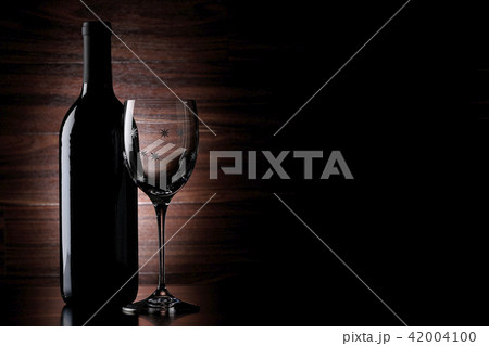 シルエット～ワインボトルとグラス～ 42004100