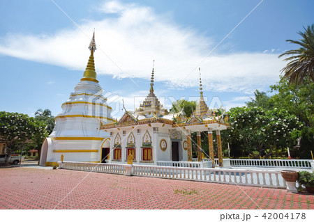 Beautiful temple in Phayao, Thailand - Nantaram 42004178