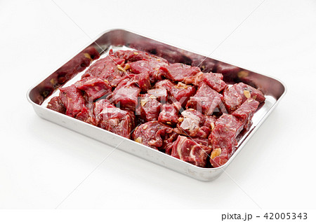 牛肩ロース サイコロ味付け肉 42005343