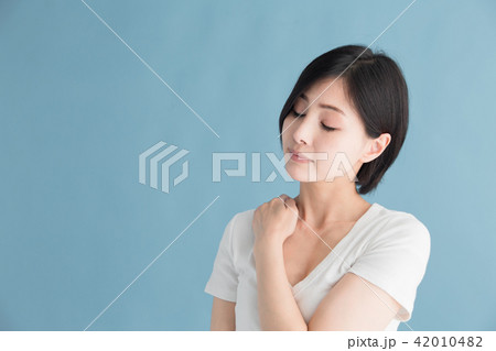 白T・女性・ブルーバック 42010482