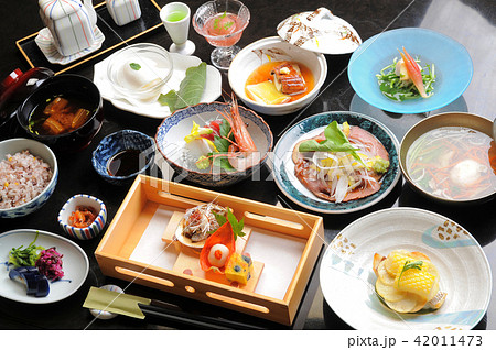 温泉宿の食事　和食の集合 42011473