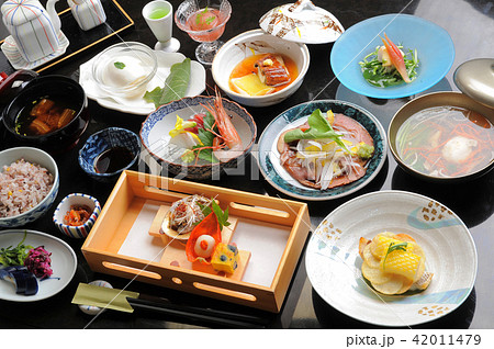 温泉宿の食事 和食の集合 温泉宿の食事 和食の集合 42011479